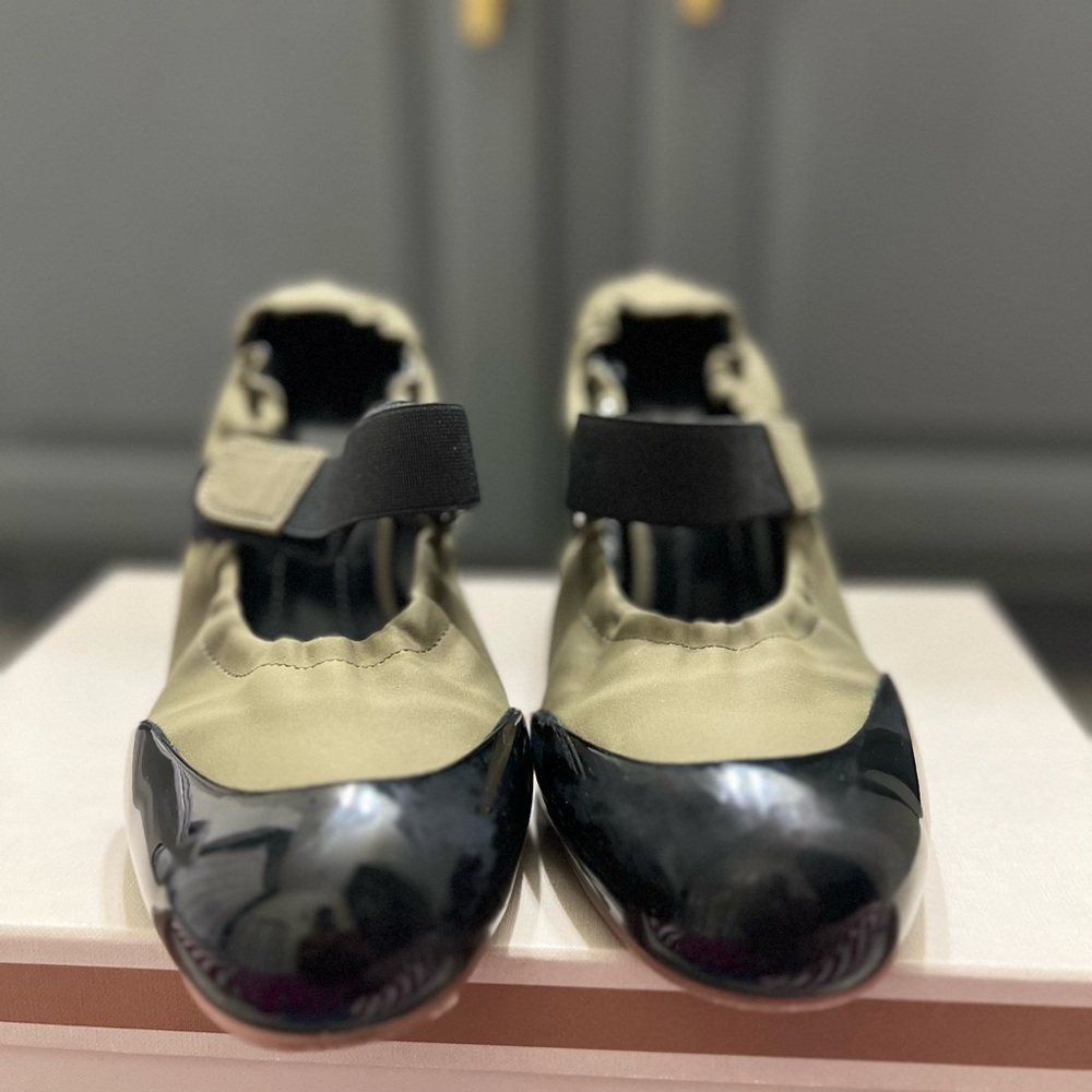Marni Black and Green Dress Shoes with Glossy Finish